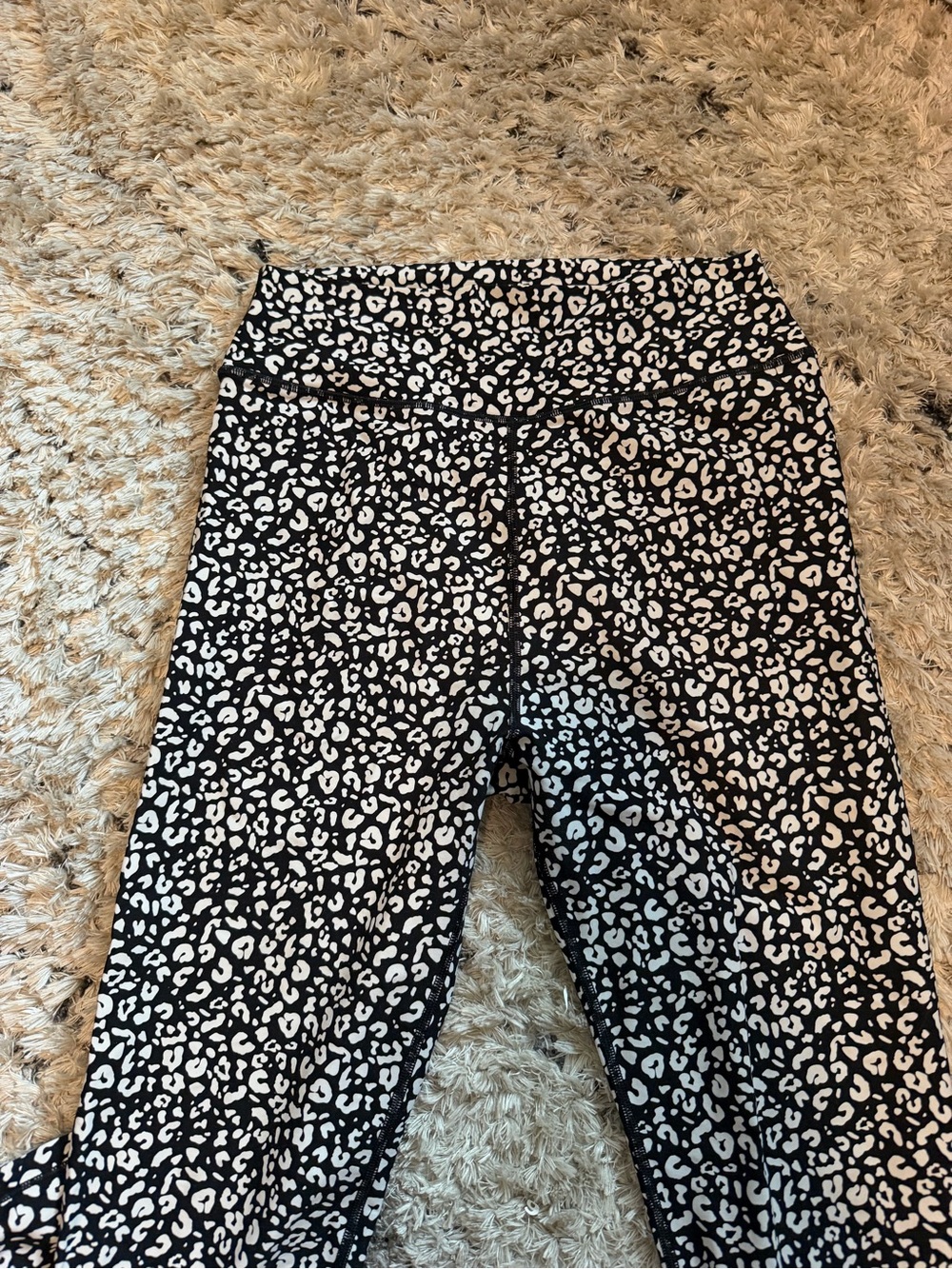 White fox Black and White Leopard Print Leggings